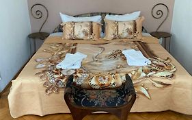 Libra Grande Venetian Style Apartment